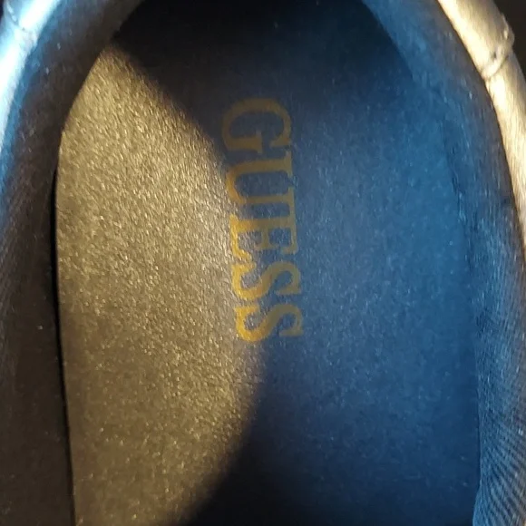 New in box Guess Barette size 11.5 gun metal sneakers 👟 - Picture 2 of 5